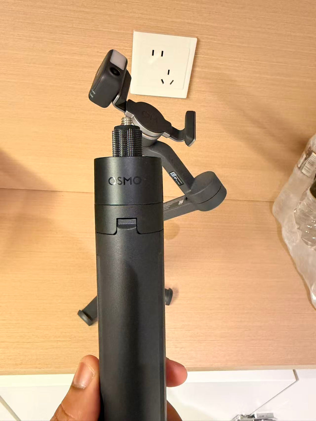 Mobile 6 Smartphone Gimbal – 3-Axis Stabilizer with ActiveTrack 6.0